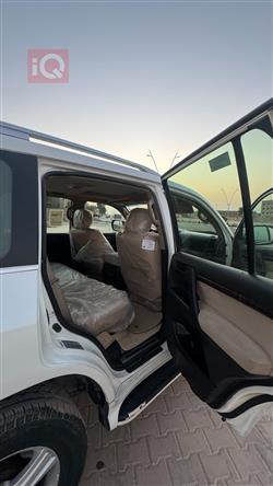 تۆیۆتا لاند کروزەر